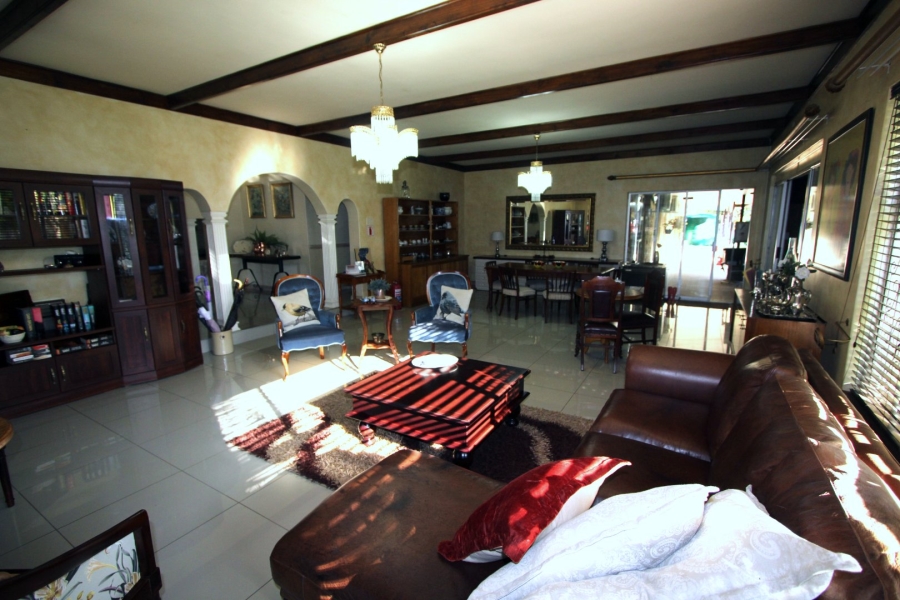 7 Bedroom Property for Sale in Jim Fouchepark Free State